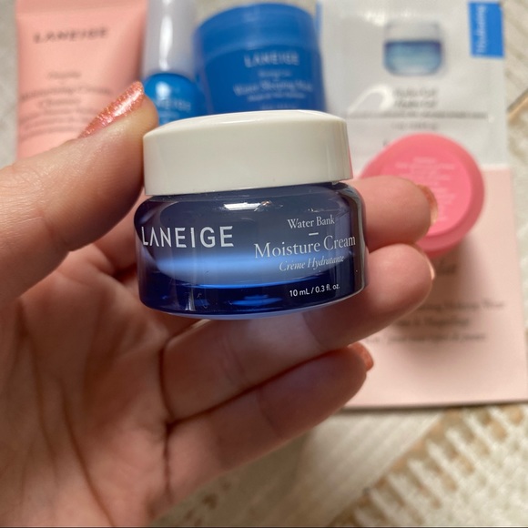 Laneige Bundle - Picture 2 of 9
